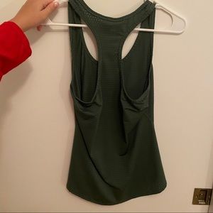 Athleta women’s racer back work out tank